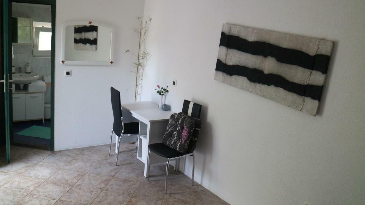 Rooms And Apartments V&M Murine Extérieur photo